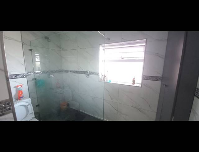 2 BEDROOM FLAT FOR SALE IN MORNINGSIDE